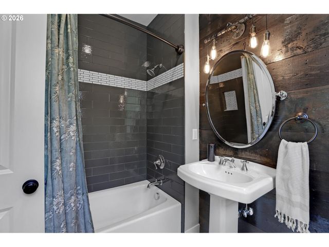 4529 Ne 34TH Ave, Portland, OR 97211