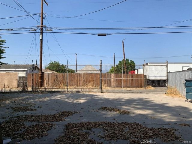 691 E Valley Boulevard, Colton, CA 92324