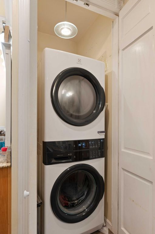 Image 21 of property listing at 77 Pitt Street, Charleston, SC 29403