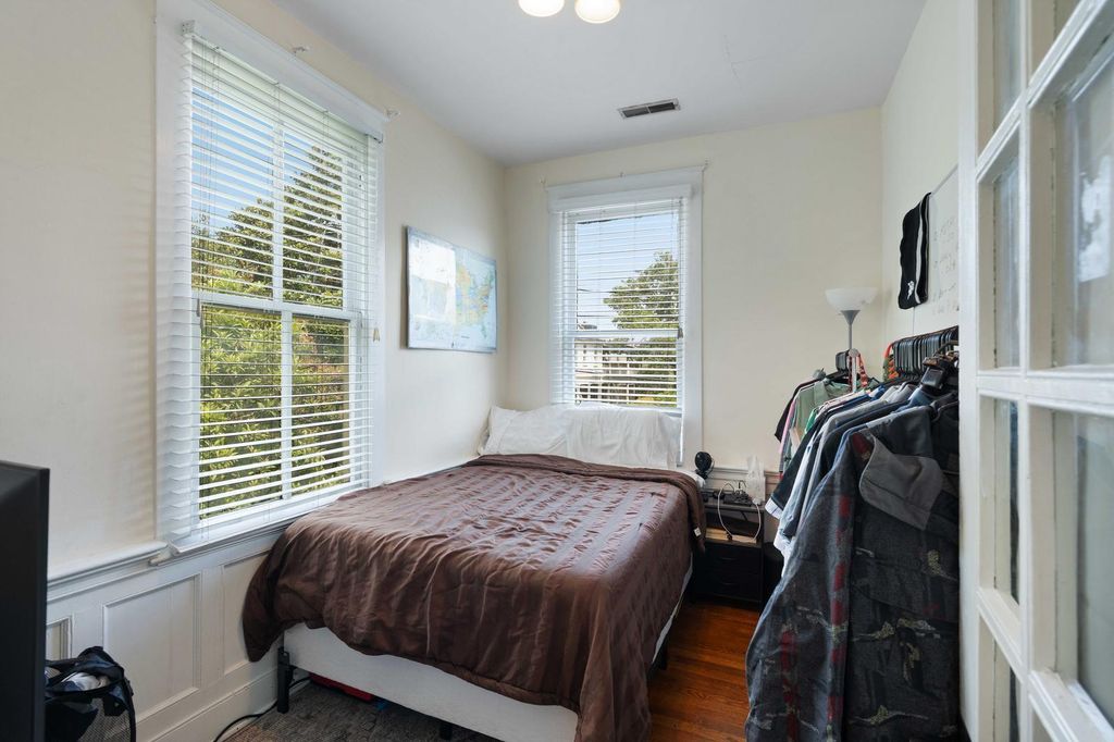 Image 27 of property listing at 77 Pitt Street, Charleston, SC 29403