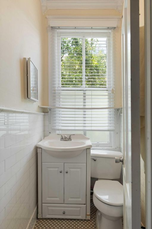 Image 29 of property listing at 77 Pitt Street, Charleston, SC 29403