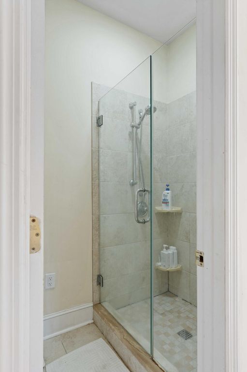 Image 30 of property listing at 77 Pitt Street, Charleston, SC 29403