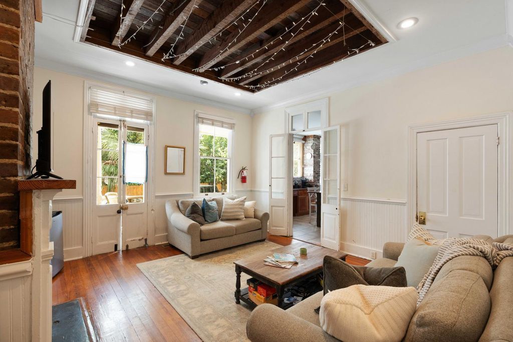 Image 4 of property listing at 77 Pitt Street, Charleston, SC 29403