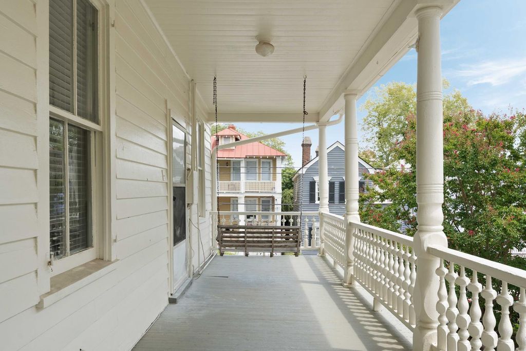 Image 41 of property listing at 77 Pitt Street, Charleston, SC 29403