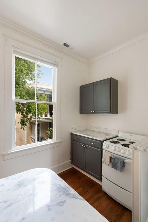 Image 45 of property listing at 77 Pitt Street, Charleston, SC 29403