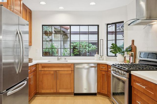 2506 Galleon Pl 116, San Leandro, CA 94577