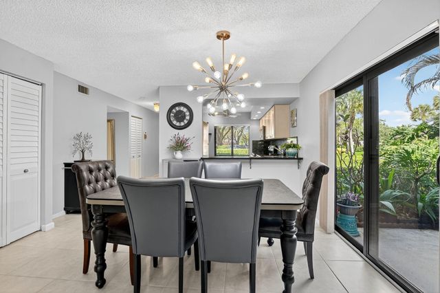 8310 Casa Del Lago 1a, Boca Raton, FL 33433