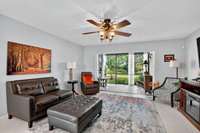 8310 Casa Del Lago 1a, Boca Raton, FL 33433