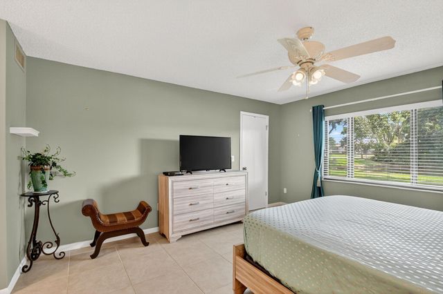 8310 Casa Del Lago 1a, Boca Raton, FL 33433