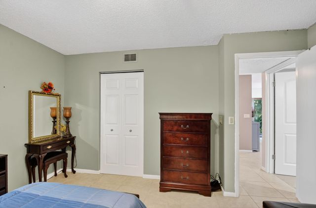 8310 Casa Del Lago 1a, Boca Raton, FL 33433