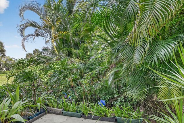8310 Casa Del Lago 1a, Boca Raton, FL 33433