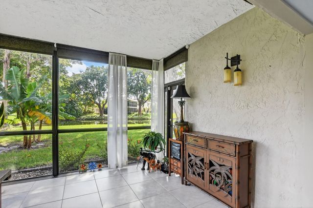 8310 Casa Del Lago 1a, Boca Raton, FL 33433