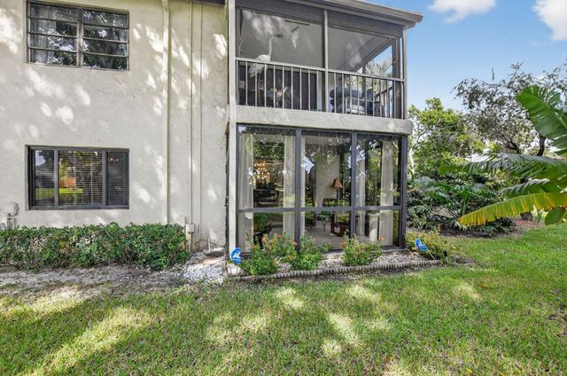 8310 Casa Del Lago 1a, Boca Raton, FL 33433