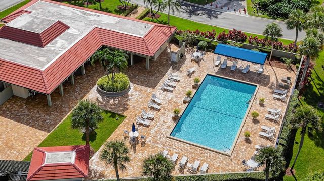 8310 Casa Del Lago 1a, Boca Raton, FL 33433