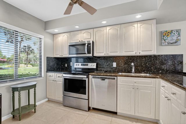 8310 Casa Del Lago 1a, Boca Raton, FL 33433
