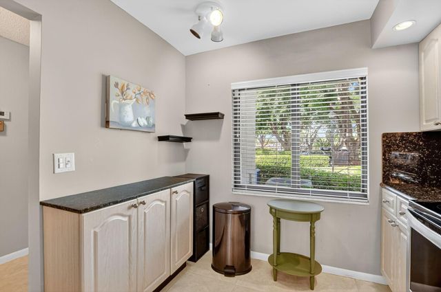 8310 Casa Del Lago 1a, Boca Raton, FL 33433