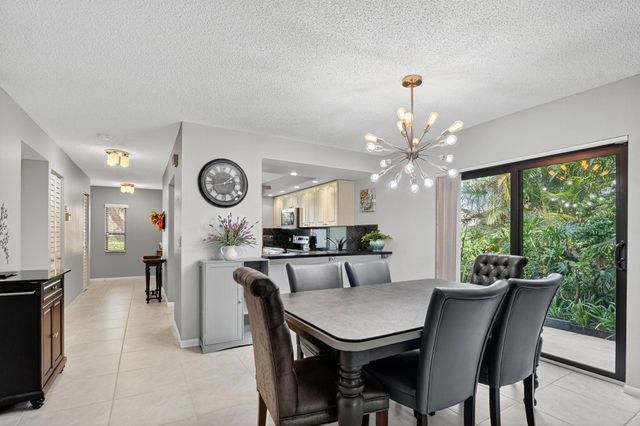 8310 Casa Del Lago 1a, Boca Raton, FL 33433