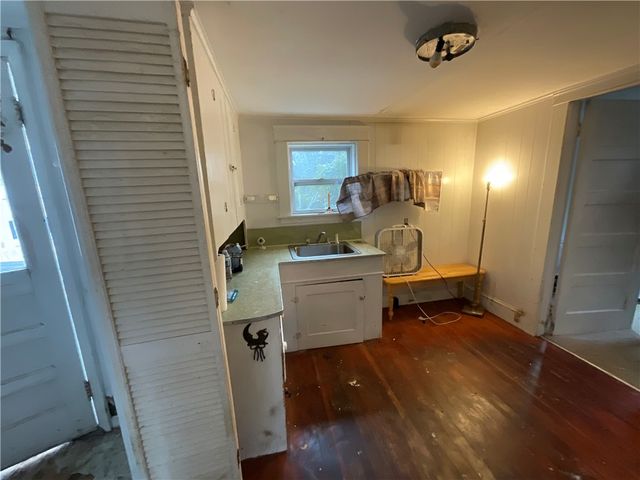 922 Plainfield Pike, Scituate, RI 02857