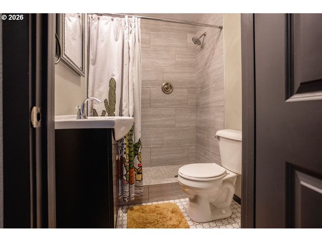 410 STUDEBAKER SPUR 2, Castle Rock, WA 98611