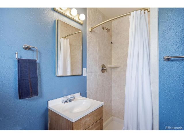 7870 Valley View Dr, Denver, CO 80221