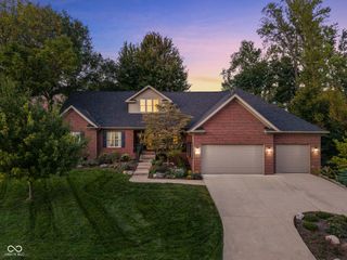5665 Treeline Drive, Columbus, IN 47201