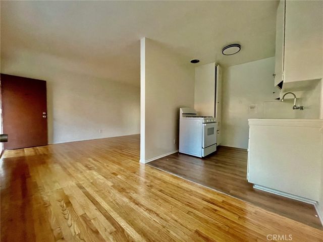 1433 N Bronson Avenue 6, Hollywood, CA 90028