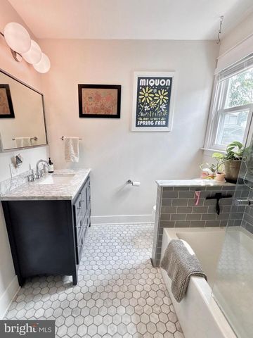422 RIDGE PIKE, Lafayette Hill, PA 19444