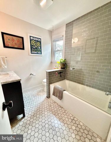 422 RIDGE PIKE, Lafayette Hill, PA 19444