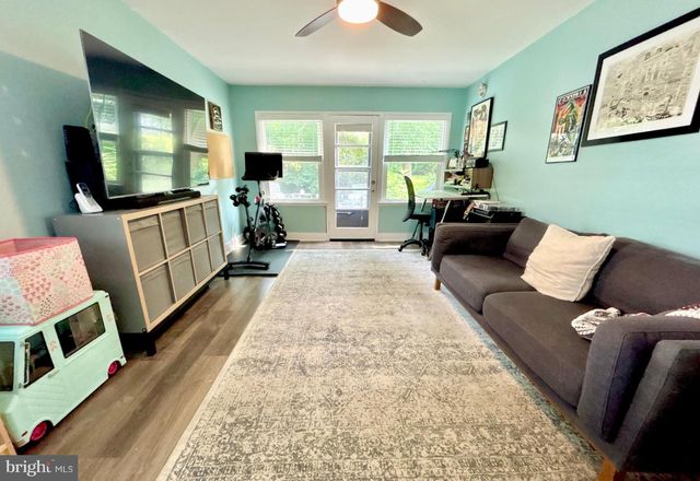 422 RIDGE PIKE, Lafayette Hill, PA 19444