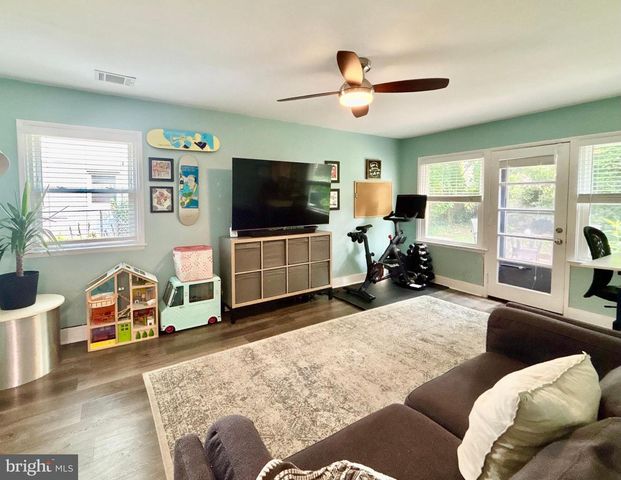 422 RIDGE PIKE, Lafayette Hill, PA 19444