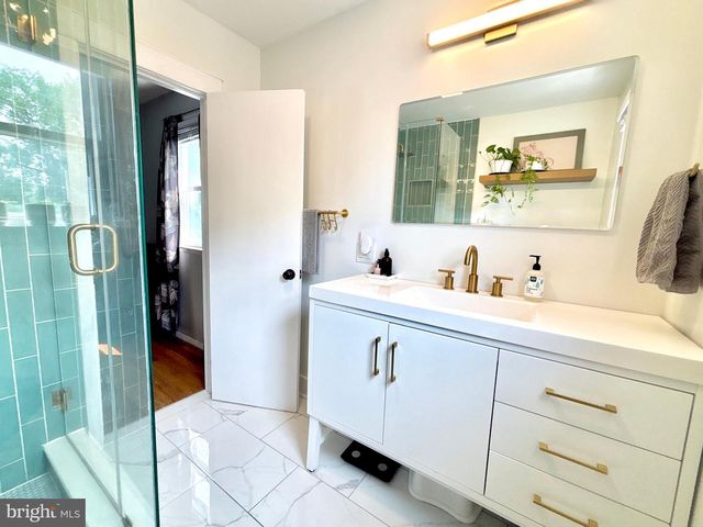 422 RIDGE PIKE, Lafayette Hill, PA 19444