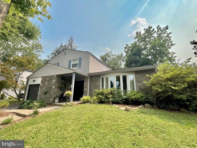 422 RIDGE PIKE, Lafayette Hill, PA 19444
