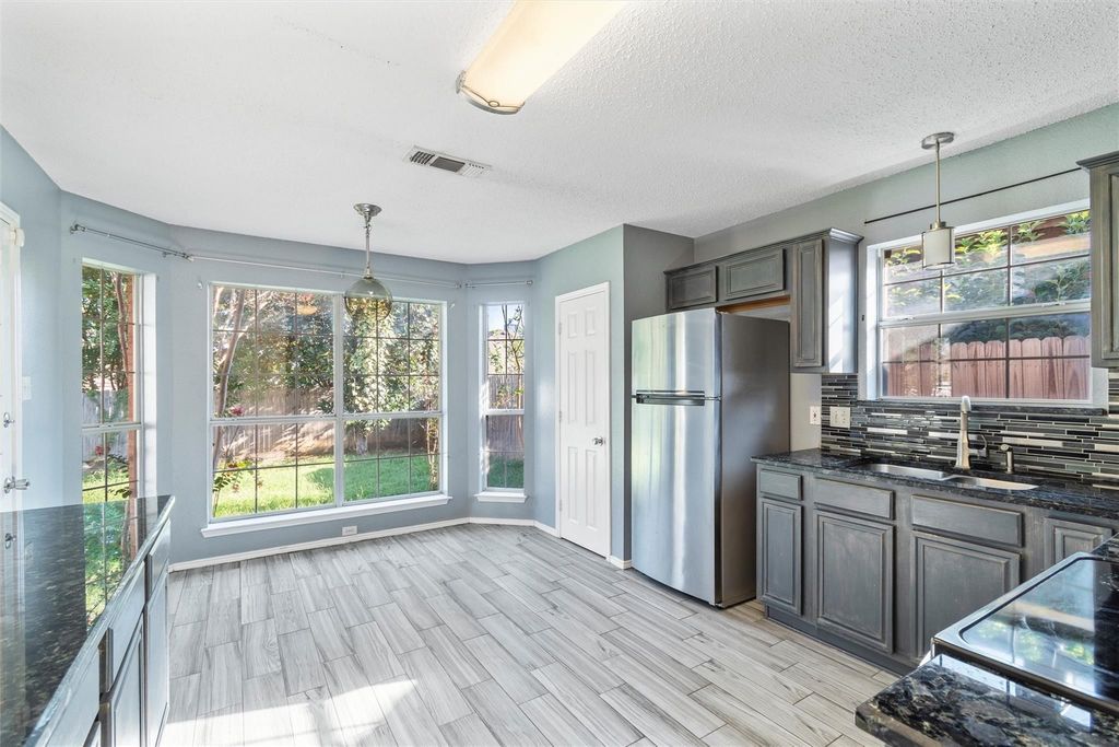 1104 Brandy Statio Road, Grand Prairie, TX 75052