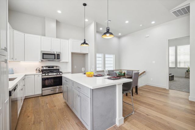 5221 Hillman Street B, Houston, TX 77023