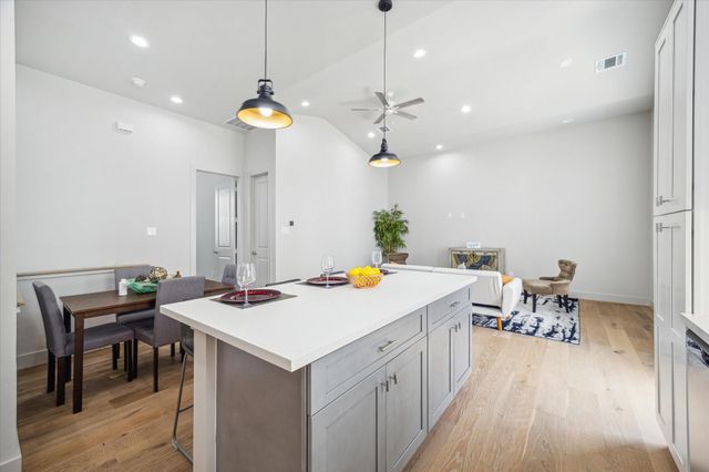 5221 Hillman Street B, Houston, TX 77023