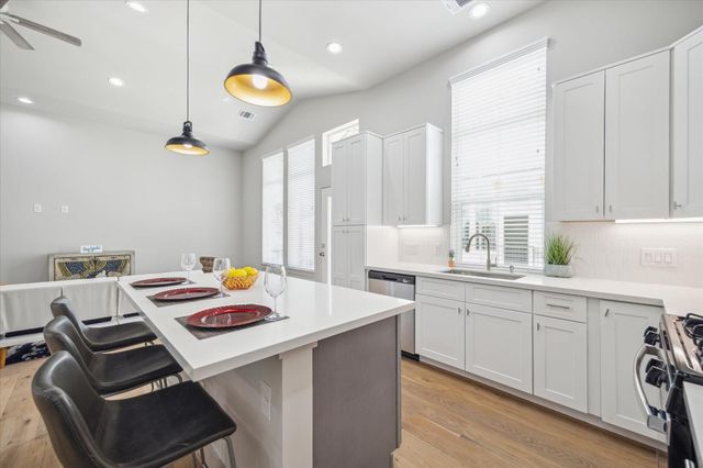 5221 Hillman Street B, Houston, TX 77023