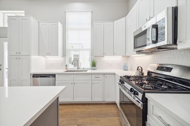 5221 Hillman Street B, Houston, TX 77023