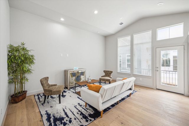 5221 Hillman Street B, Houston, TX 77023