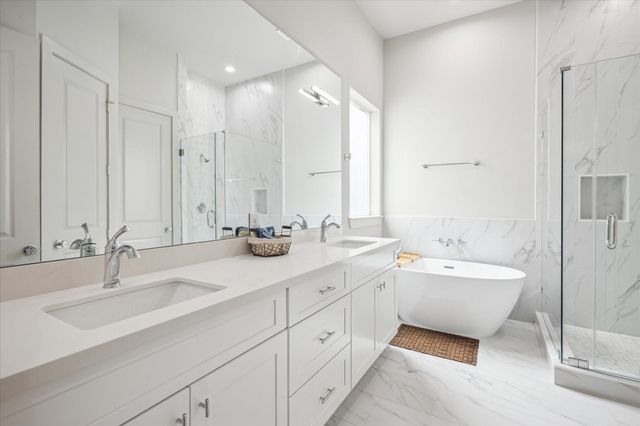5221 Hillman Street B, Houston, TX 77023