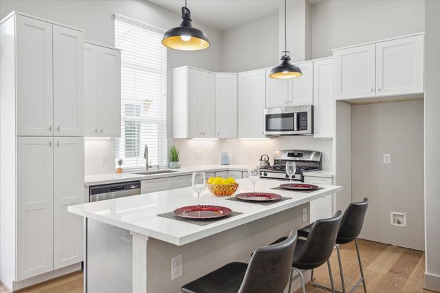 5221 Hillman Street B, Houston, TX 77023