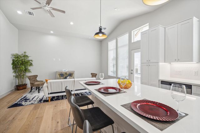 5221 Hillman Street B, Houston, TX 77023