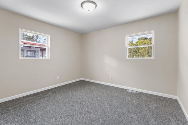 1707 E Chicago Street, Valparaiso, IN 46383