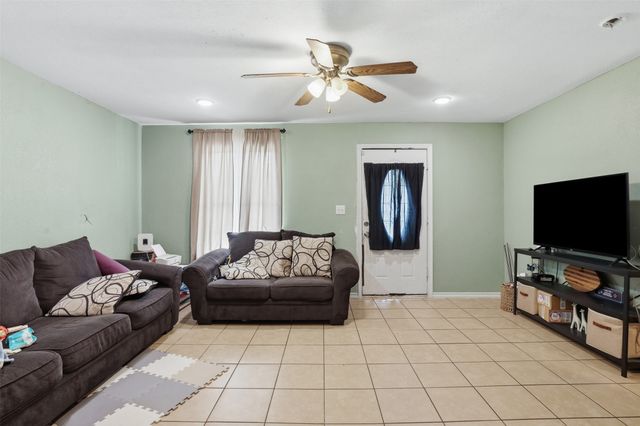 3104 Avenue L, Fort Worth, TX 76105