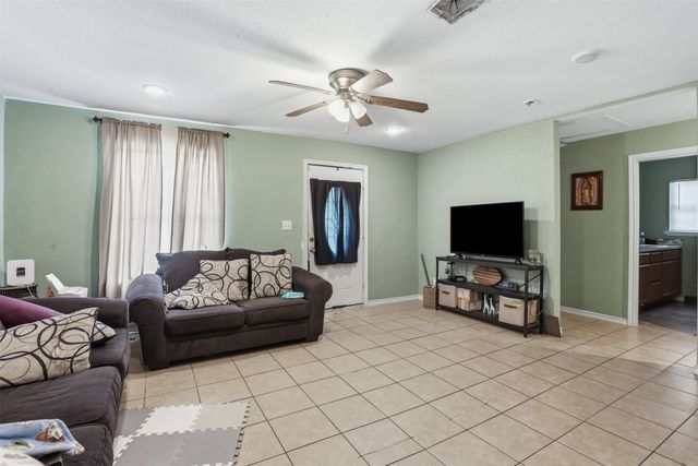 3104 Avenue L, Fort Worth, TX 76105