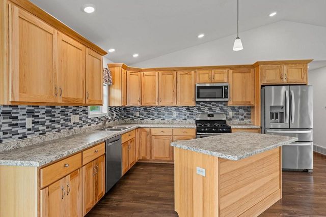 229 Dessa Rain Drive, Reedsburg, WI 53959
