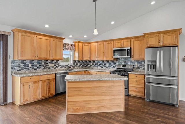 229 Dessa Rain Drive, Reedsburg, WI 53959
