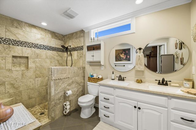 829 Northside Drive, Athens, TN 37303