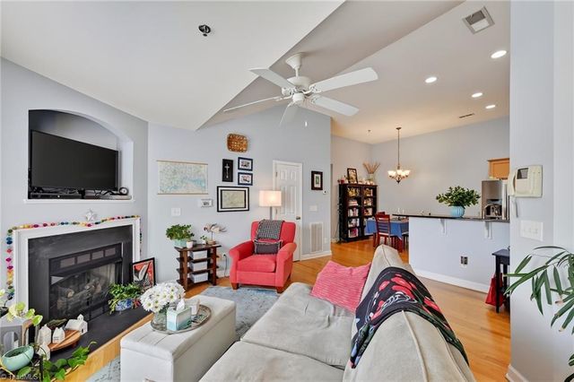 4722 Tatton Park Circle 3C, Winston-salem, NC 27103