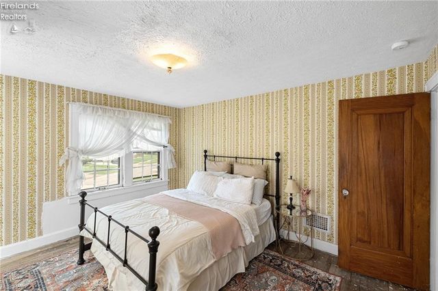 S 1427 Lakeview Boulevard, Lorain, OH 44052
