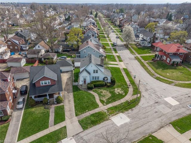 S 1427 Lakeview Boulevard, Lorain, OH 44052